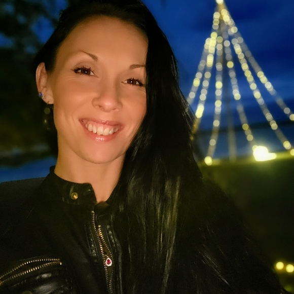 Meet your Posher, Holly - Picture 7 of 10